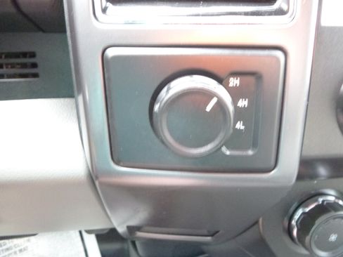 Used 2019 Ford F150 XLT image 32