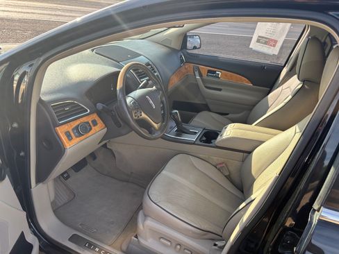 Used 2011 Lincoln MKX 2WD image 4