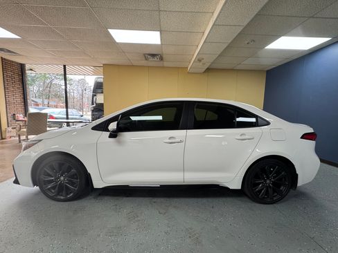 Used 2025 Toyota Corolla SE image 4