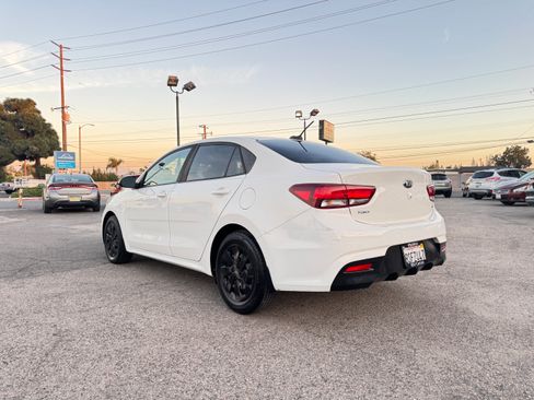 Used 2018 Kia Rio S image 4