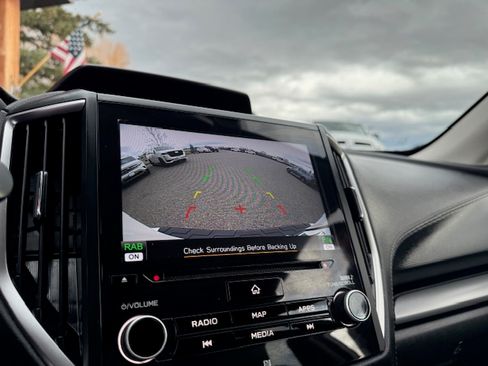 Used 2021 Subaru Forester Limited image 12