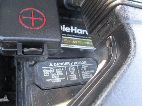 Used 2017 Kia Sedona LX FWD image 60