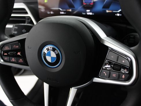 Used 2025 BMW i4 eDrive40 RWD image 19