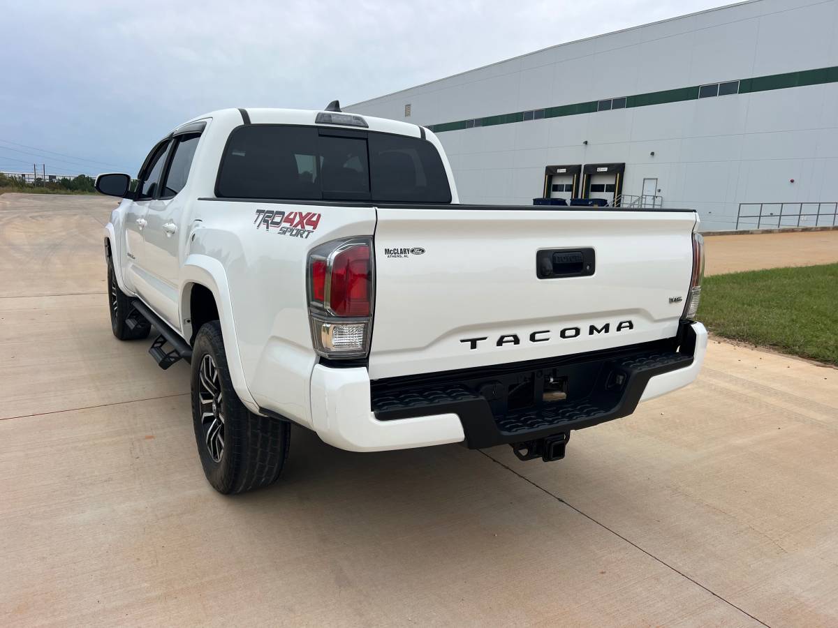 Used 2020 Toyota Tacoma TRD Sport AWD/4WD image 8