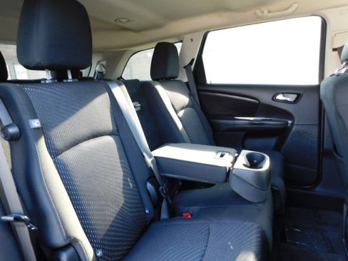 Used 2018 Dodge Journey SXT image 23