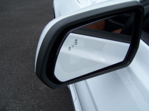 Used 2023 Ford Mustang Convertible RWD image 23