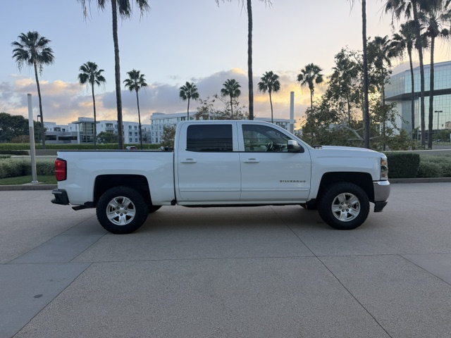 Used 2018 Chevrolet Silverado 1500 2WD Crew Cab LT image 9