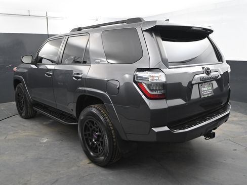 Used 2018 Toyota 4Runner SR5 image 3