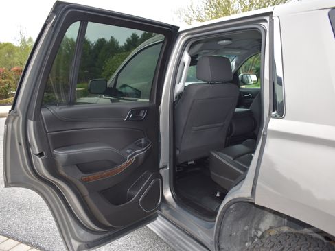 Used 2019 Chevrolet Tahoe 4WD image 18