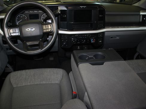 Used 2025 Ford F250 4x4 Crew Cab Super Duty image 31