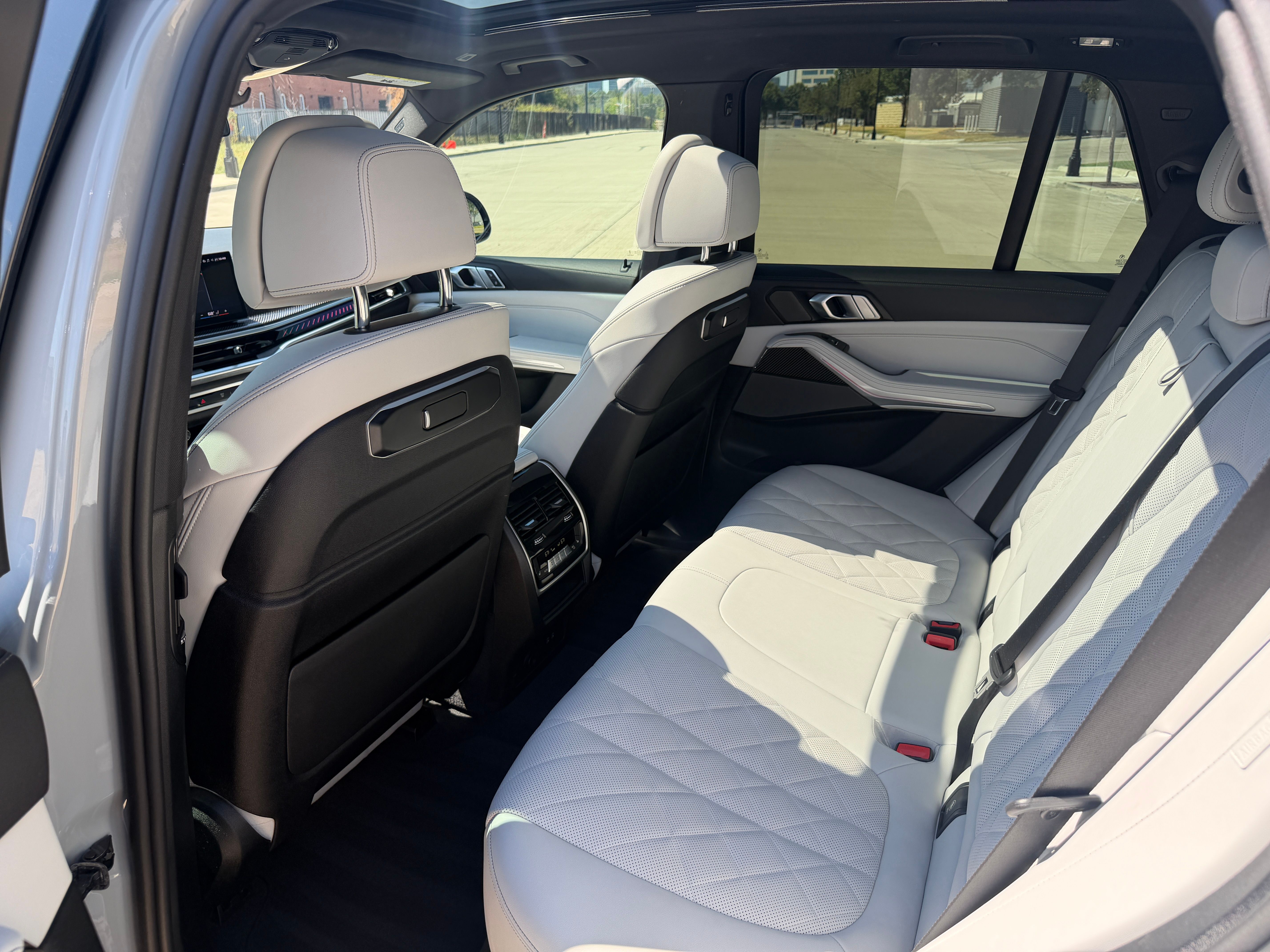 Used 2024 BMW X5 M60i AWD/4WD image 40