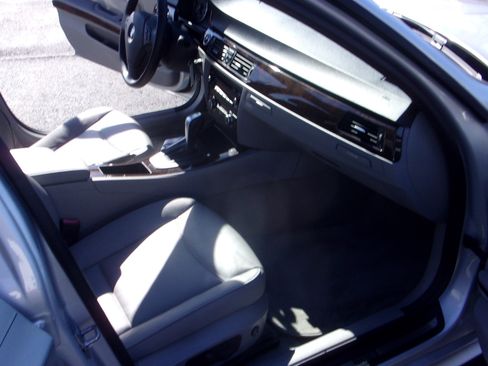 Used 2011 BMW 328i image 24