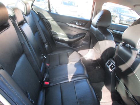 Used 2022 Nissan Maxima 3.5 SV image 11
