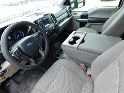 Used 2019 Ford F250 4x4 Crew Cab Super Duty image 9