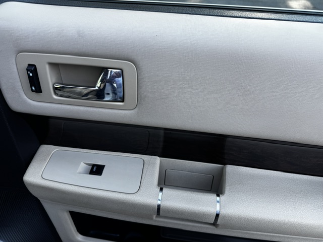 Used 2015 Ford Flex FWD Limited image 16