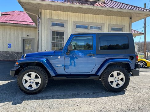 Used 2010 Jeep Wrangler Sahara image 2
