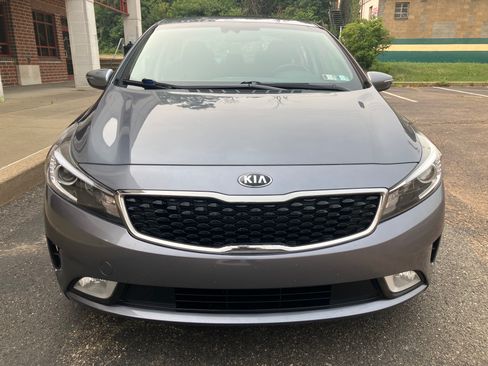 Used 2018 Kia Forte Sedan FWD image 1