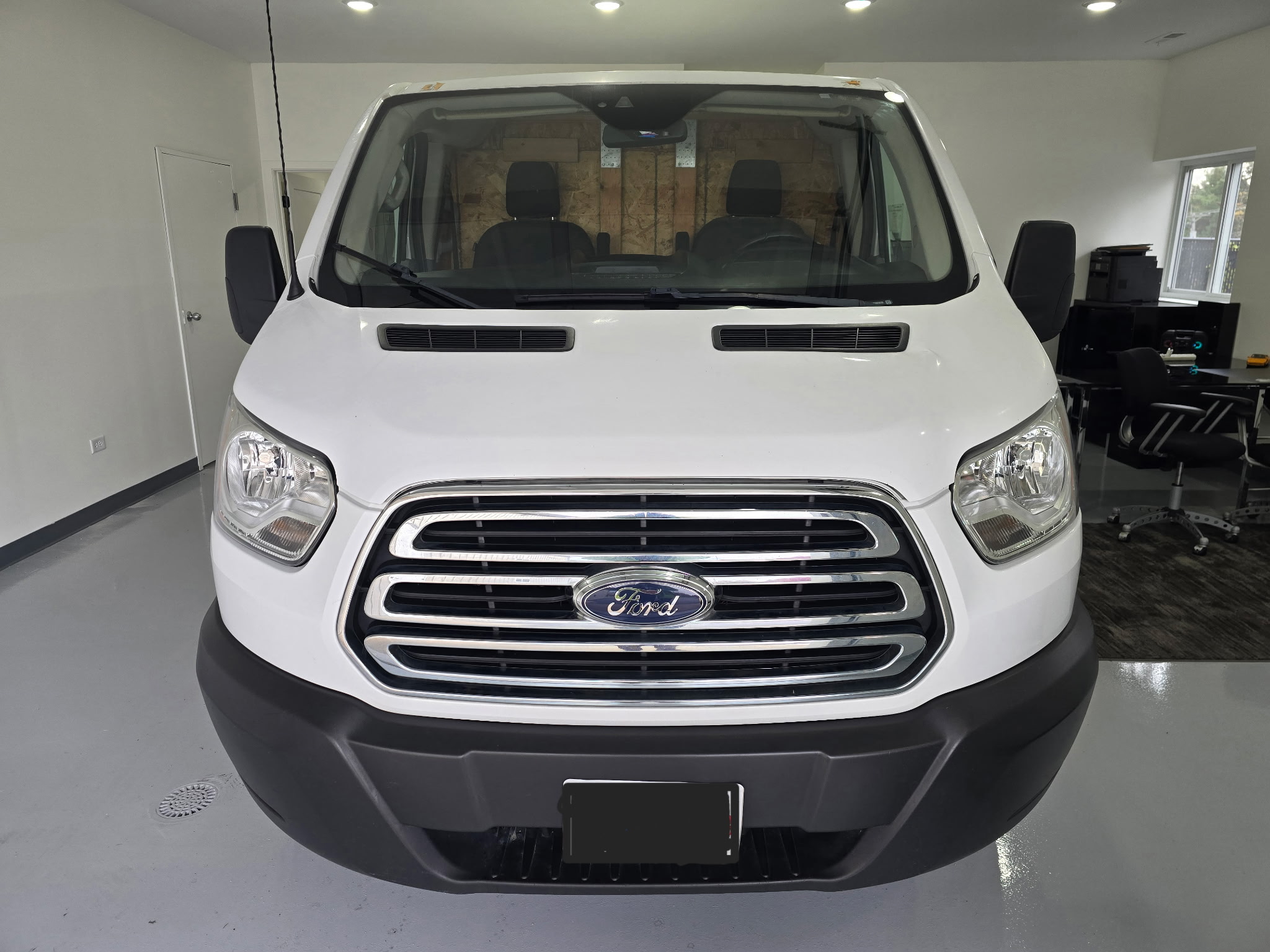 Used 2019 Ford Transit 250 130 Low Roof RWD image 2