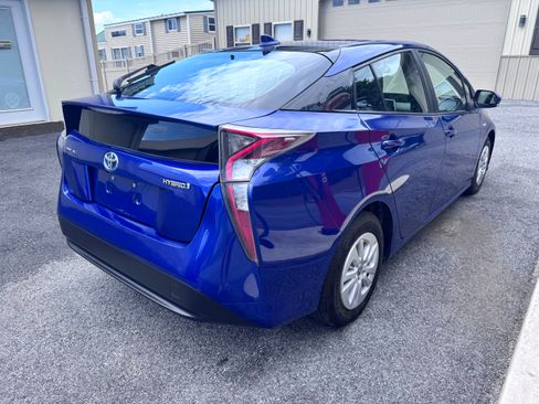 Used 2016 Toyota Prius Two FWD image 5