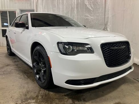 Used 2021 Chrysler 300 Touring image 30