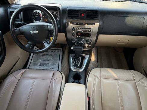 Used 2006 HUMMER H3 Luxury image 3