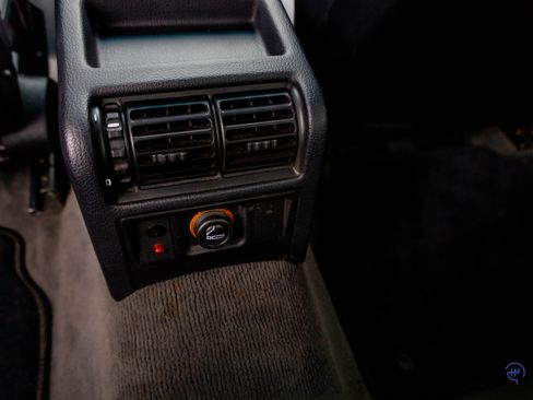 Used 1991 BMW M5 image 38