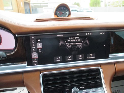 Used 2021 Porsche Panamera Sedan 4D image 10