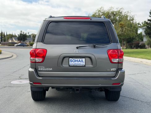 Used 2005 Toyota Sequoia 2WD SR5 image 5