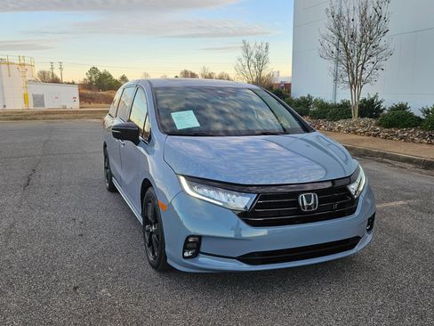 Used 2024 Honda Odyssey Sport image 6