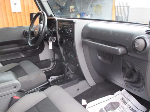 Used 2008 Jeep Wrangler X image 3