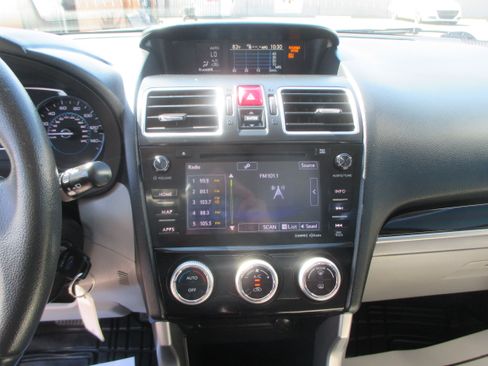 Used 2017 Subaru Forester 2.5i Limited image 6
