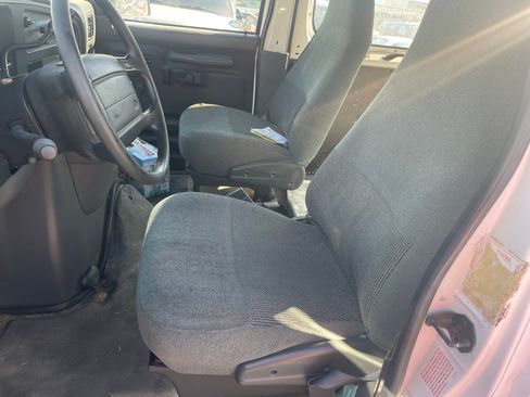 Used 1996 Ford E-150 and Econoline 150 image 11