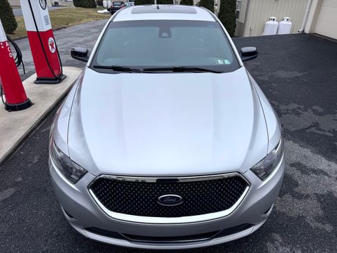 Used 2013 Ford Taurus SHO image 2