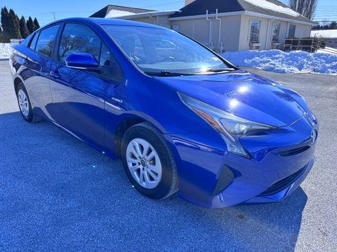 Used 2016 Toyota Prius Two image 4