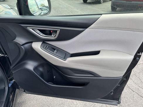 Used 2019 Subaru Forester Premium AWD/4WD image 17