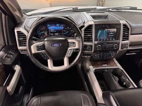 Used 2018 Ford F250 Lariat image 23
