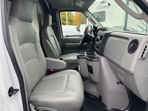 Used 2024 Ford E-350 and Econoline 350 image 19
