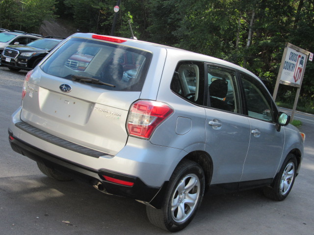 Used 2014 Subaru Forester 2.5i AWD/4WD image 8
