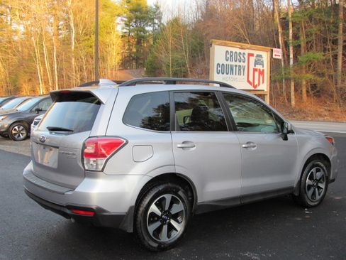 Used 2017 Subaru Forester 2.5i Limited image 10