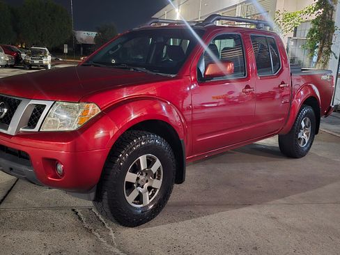Used 2013 Nissan Frontier PRO-4X image 16