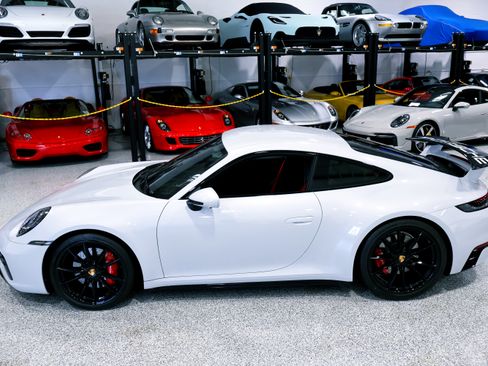 Used 2024 Porsche 911 Carrera 4S image 3