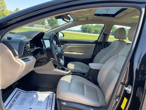 Used 2019 Hyundai Elantra Limited image 8