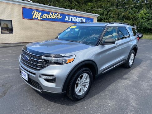 Used 2022 Ford Explorer XLT image 1