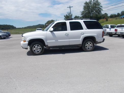 Used 2002 Chevrolet Tahoe 4WD image 1