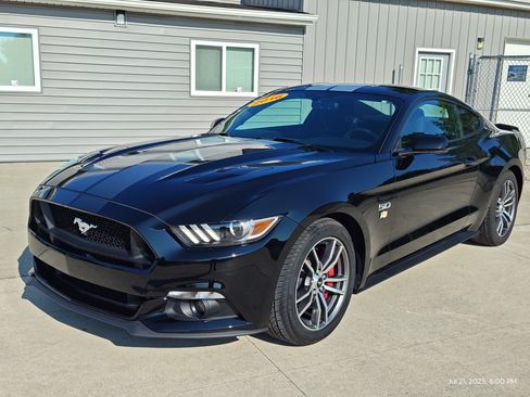 Used 2016 Ford Mustang GT image 17