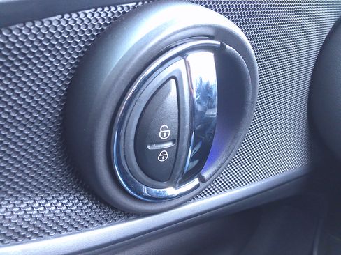 Used 2017 MINI Cooper Clubman image 27