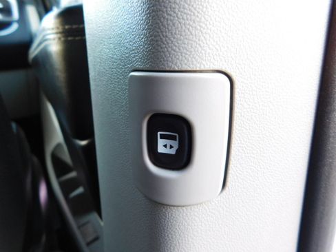 Used 2019 Dodge Grand Caravan SXT image 22