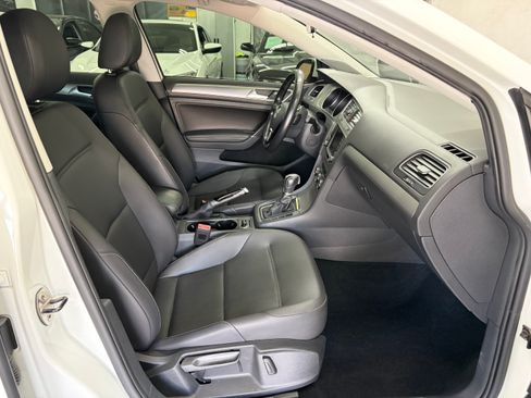 Used 2016 Volkswagen Golf 4-Door FWD image 15