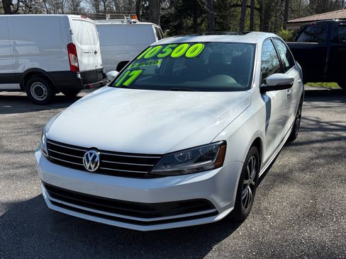 Used 2017 Volkswagen Jetta SE image 1