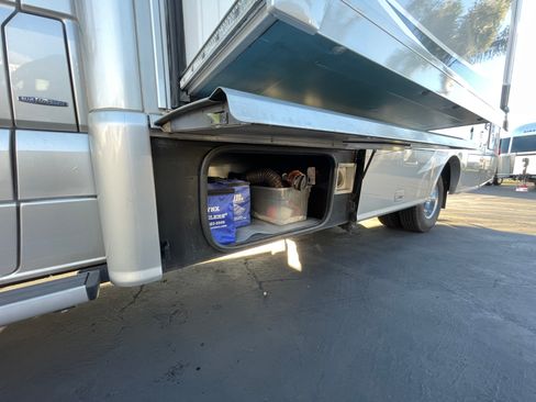 Used 2015 Mercedes-Benz Sprinter 4500 image 16